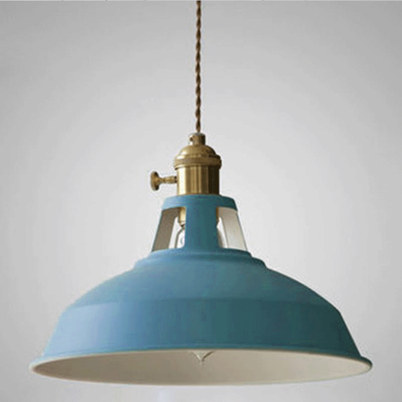 Retro Industrial Metal Pendant Light – Ideal for Kitchen or Café Spaces
